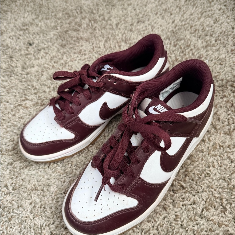 Nike Low Top Sneakers - White & Burgundy (Maroon)